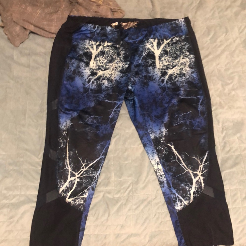 Cool Blue Graphic Avia Workout Capri